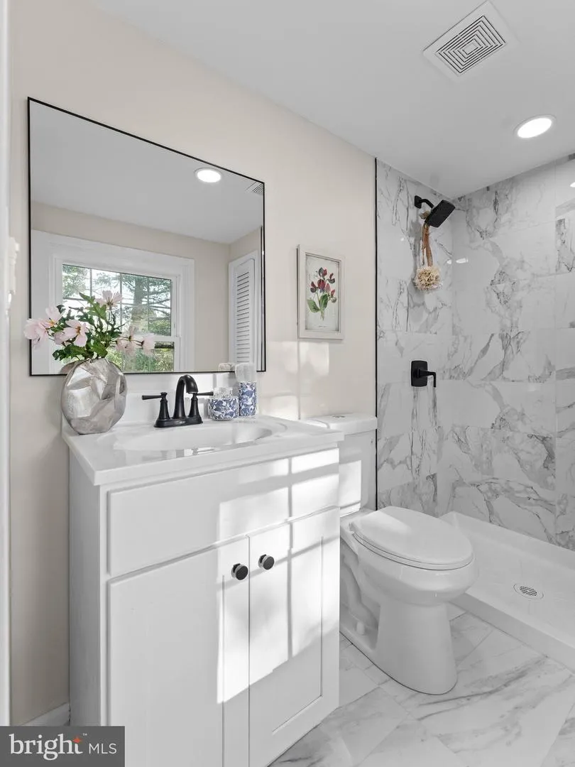 60 PINAFORE LANE Willingboro, NJ 08046