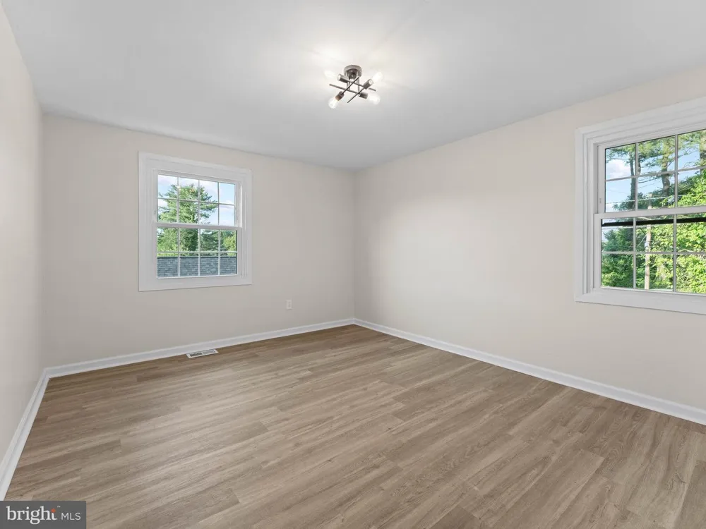60 PINAFORE LANE Willingboro, NJ 08046