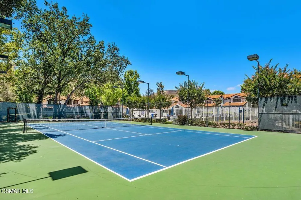 4819 La Rosa Drive Oak Park, CA 91377
