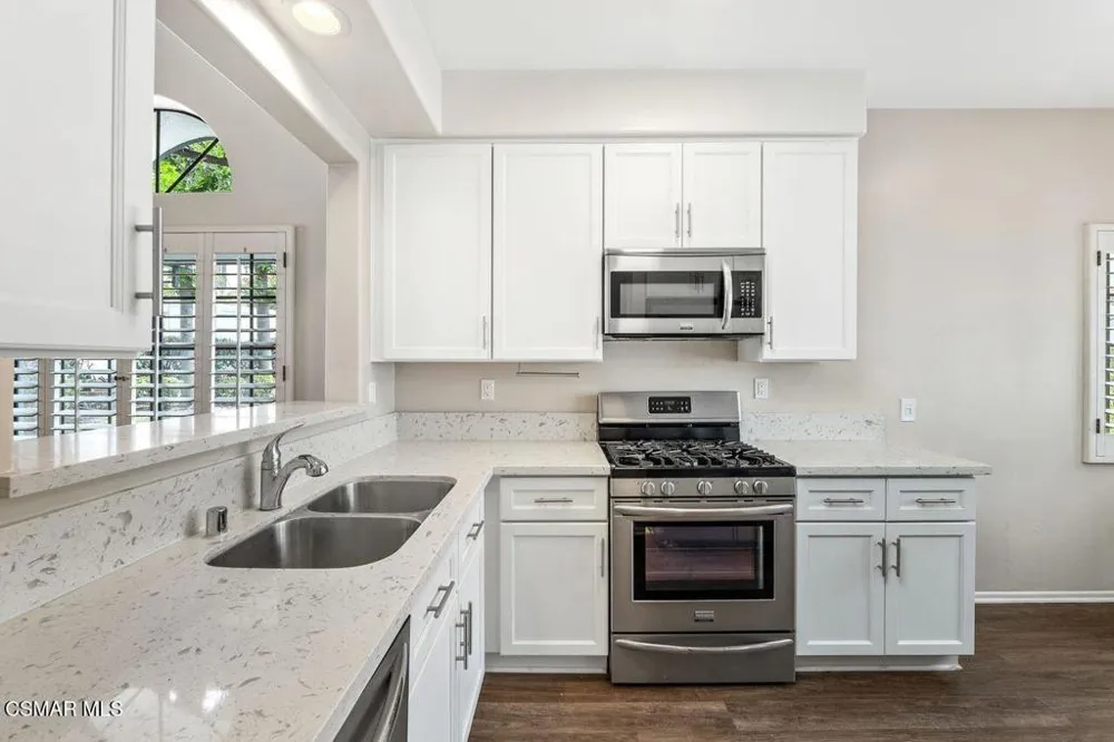 4819 La Rosa Drive Oak Park, CA 91377