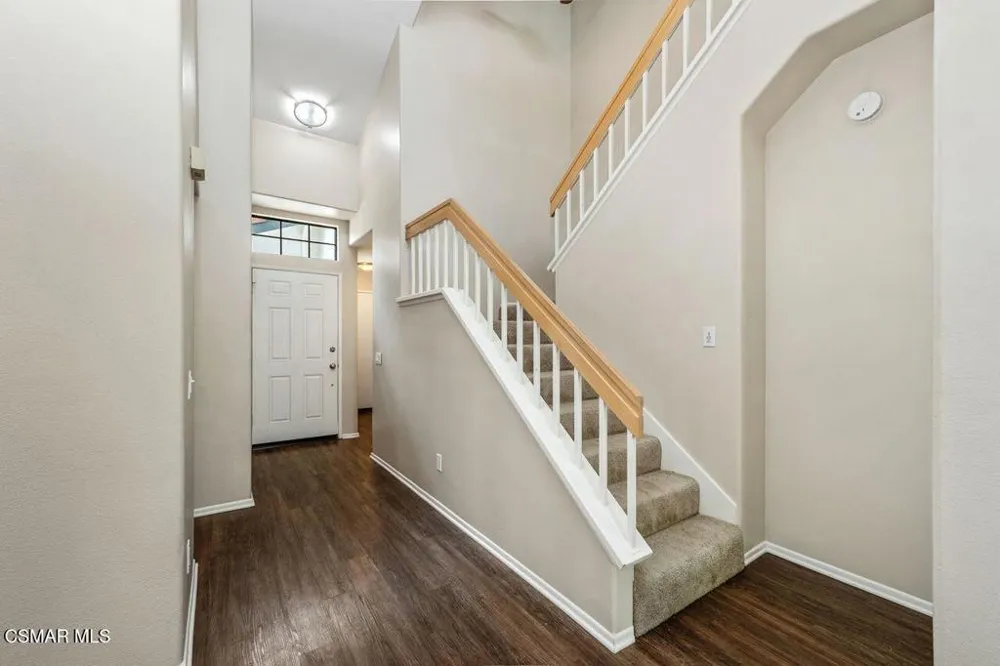 4819 La Rosa Drive Oak Park, CA 91377