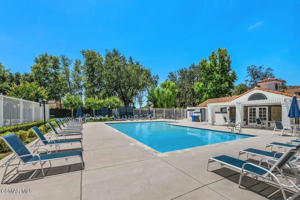 4819 La Rosa Drive Oak Park, CA 91377