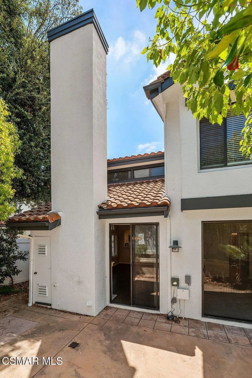 4819 La Rosa Drive Oak Park, CA 91377