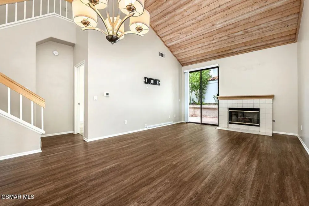 4819 La Rosa Drive Oak Park, CA 91377