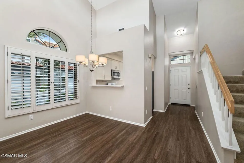 4819 La Rosa Drive Oak Park, CA 91377