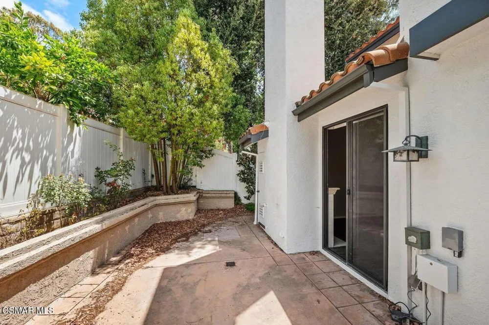 4819 La Rosa Drive Oak Park, CA 91377