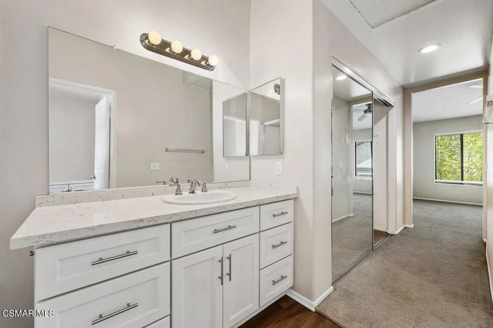 4819 La Rosa Drive Oak Park, CA 91377