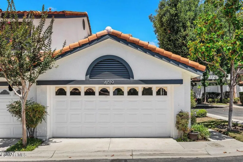 4819 La Rosa Drive Oak Park, CA 91377