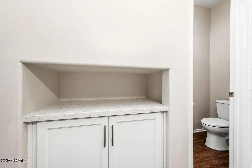 4819 La Rosa Drive Oak Park, CA 91377