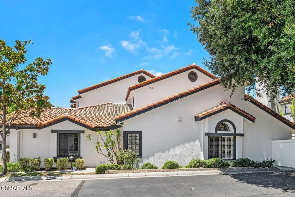4819 La Rosa Drive Oak Park, CA 91377