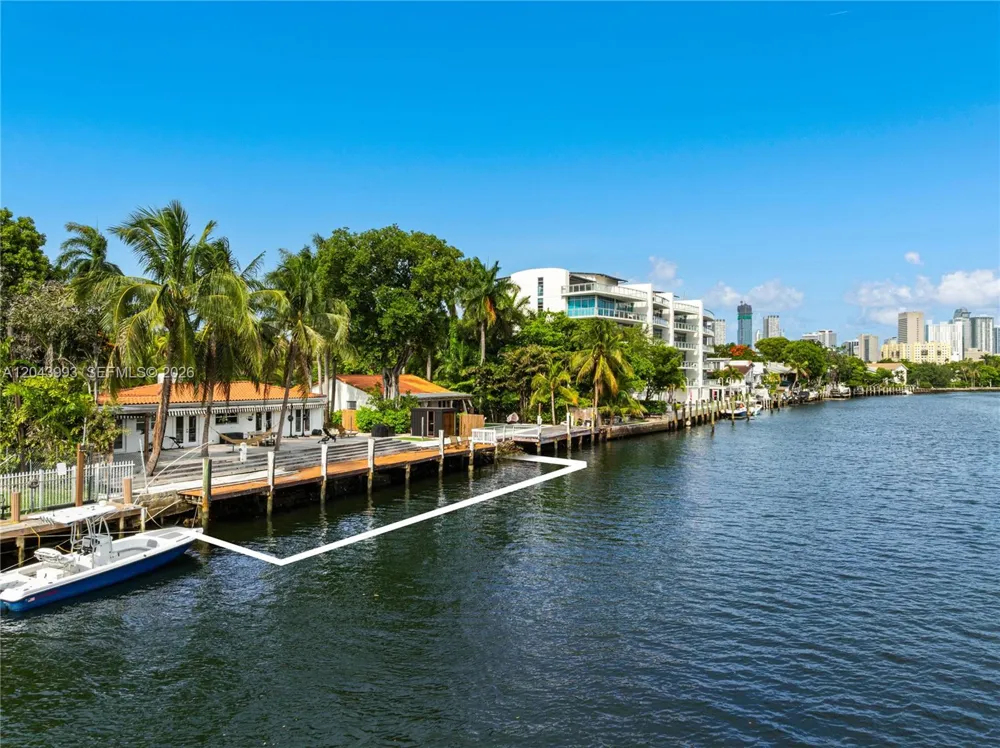 1110 NW North River Dr Miami, FL 33136