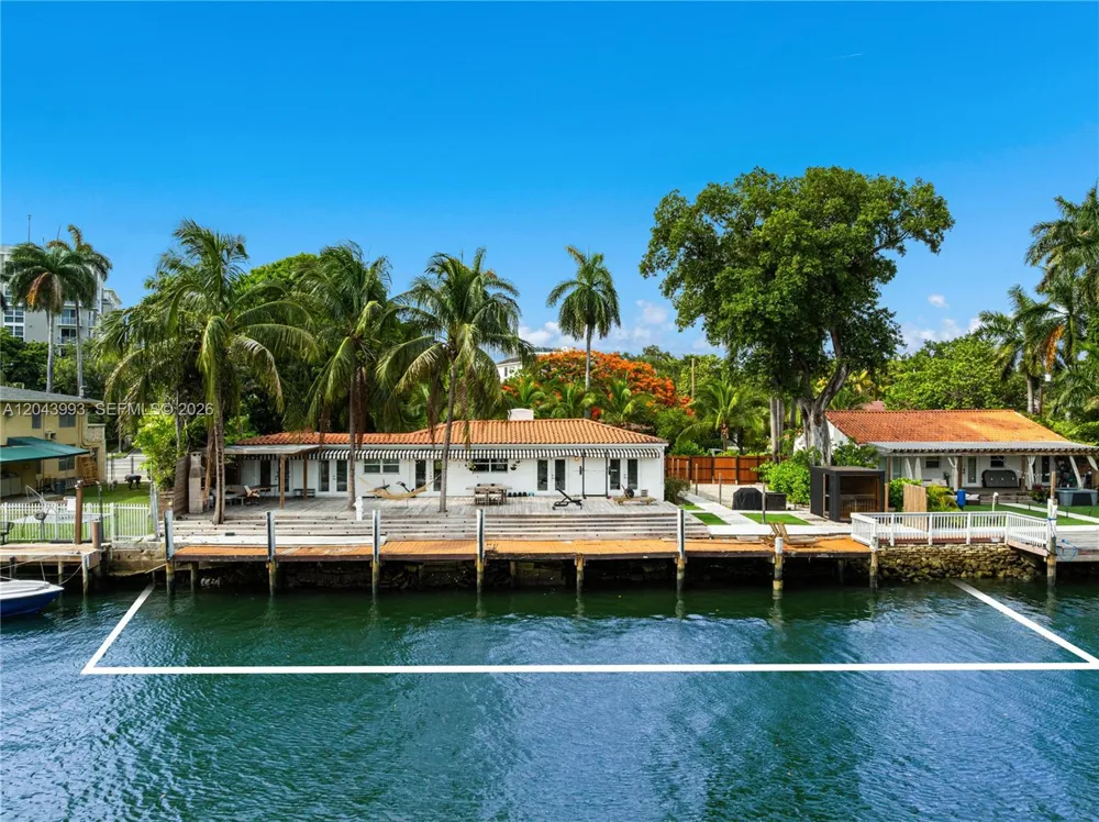 1110 NW North River Dr Miami, FL 33136