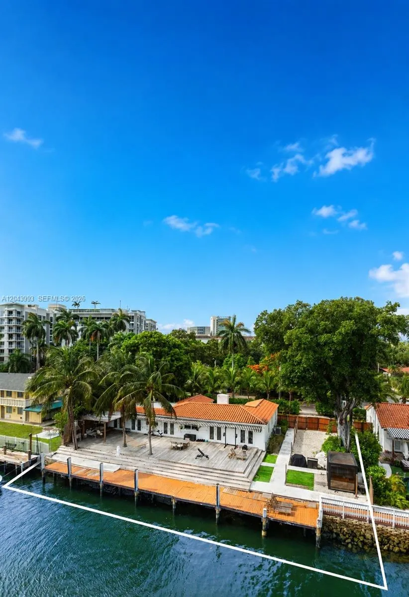 1110 NW North River Dr Miami, FL 33136