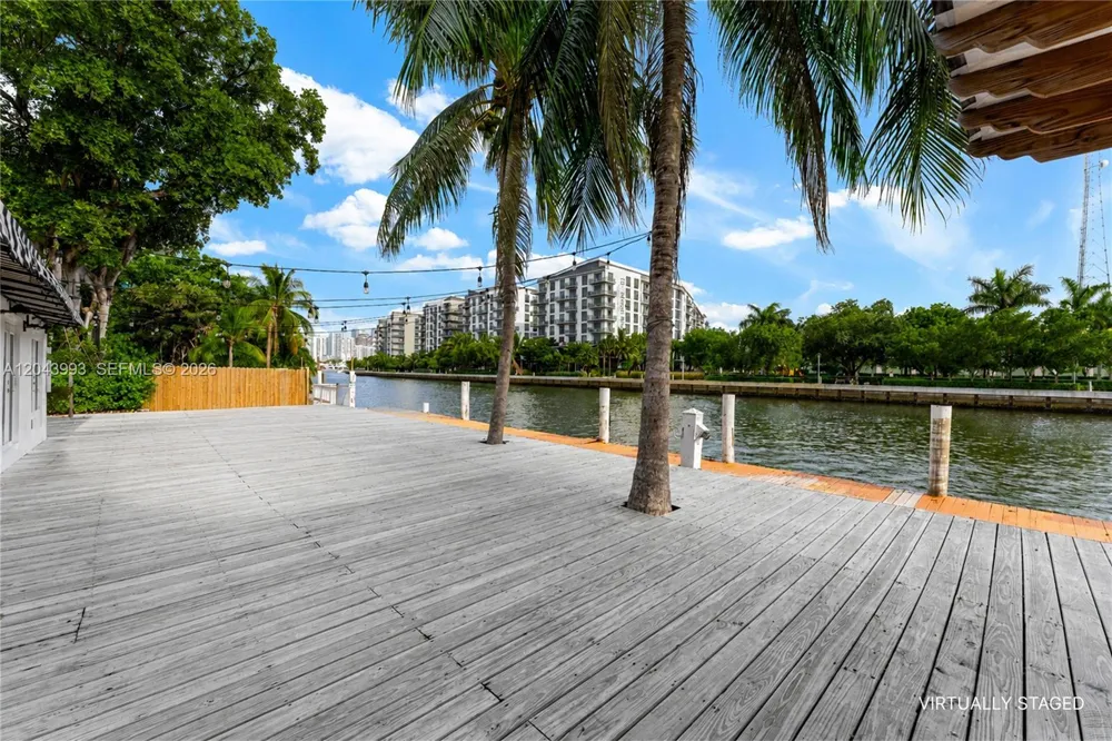 1110 NW North River Dr Miami, FL 33136