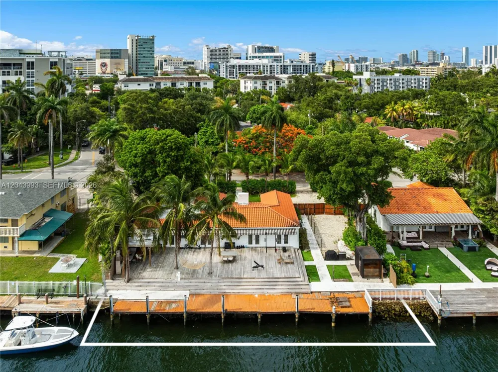 1110 NW North River Dr Miami, FL 33136