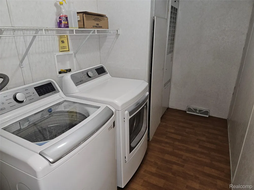 312 Black Oak Flint City, MI 48506