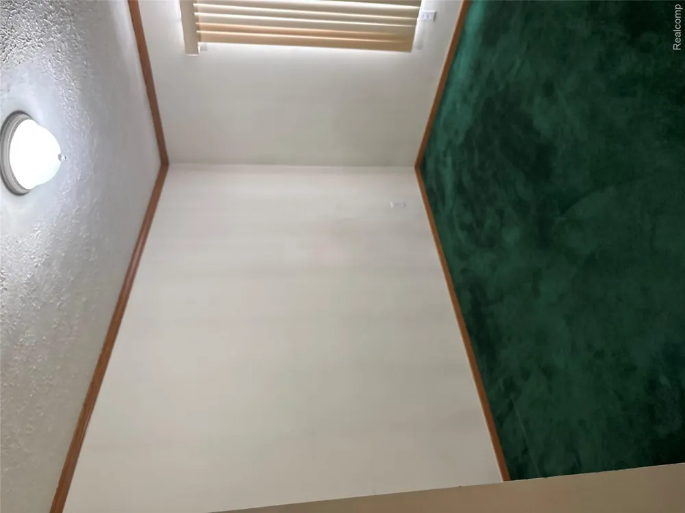 312 Black Oak Flint City, MI 48506