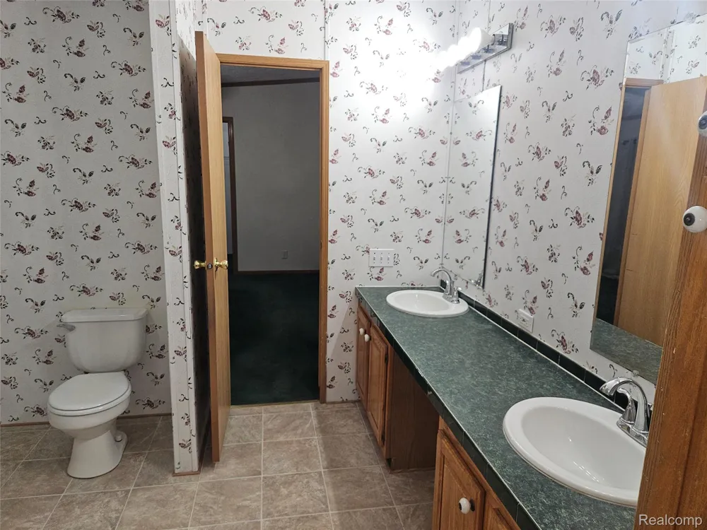 312 Black Oak Flint City, MI 48506