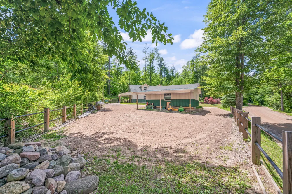 14948 17 Mile Road Rose Lake Township, MI 49655