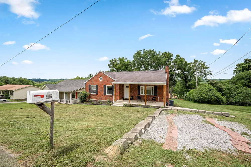 412 Lehman St Woodbury, TN 37190