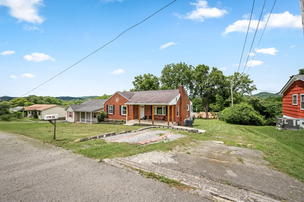 412 Lehman St Woodbury, TN 37190
