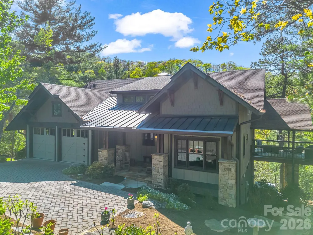 16 Panther Gap Road Black Mountain, NC 28711