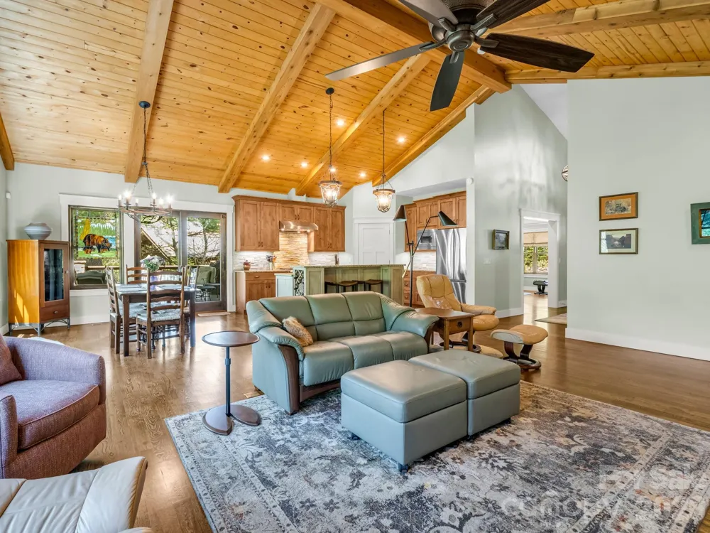 16 Panther Gap Road Black Mountain, NC 28711