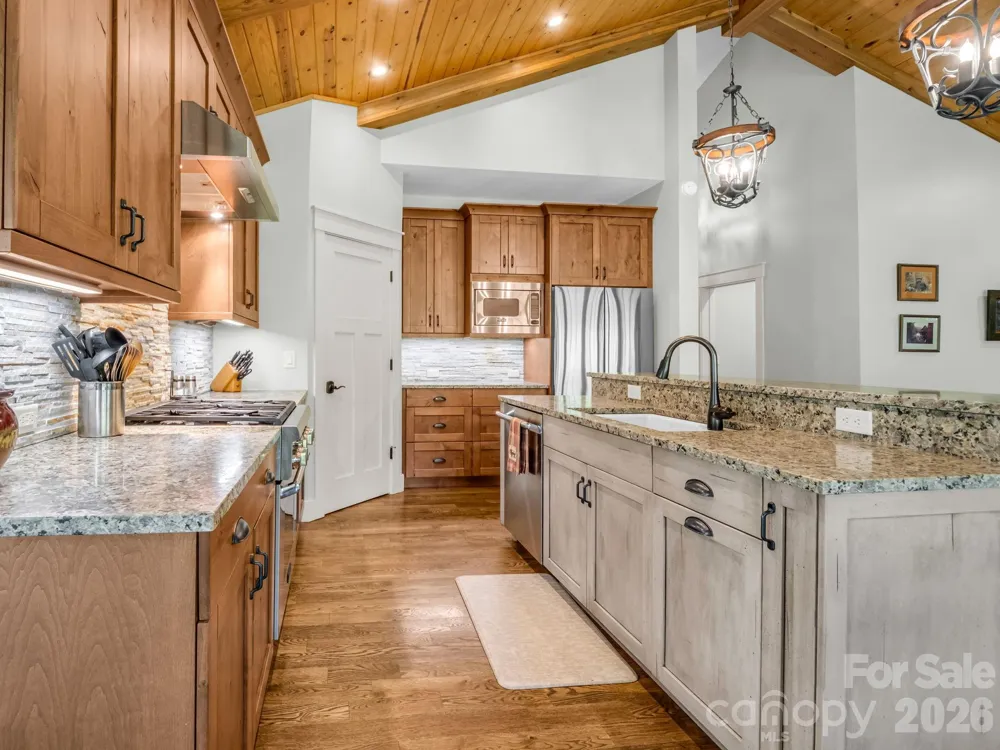 16 Panther Gap Road Black Mountain, NC 28711