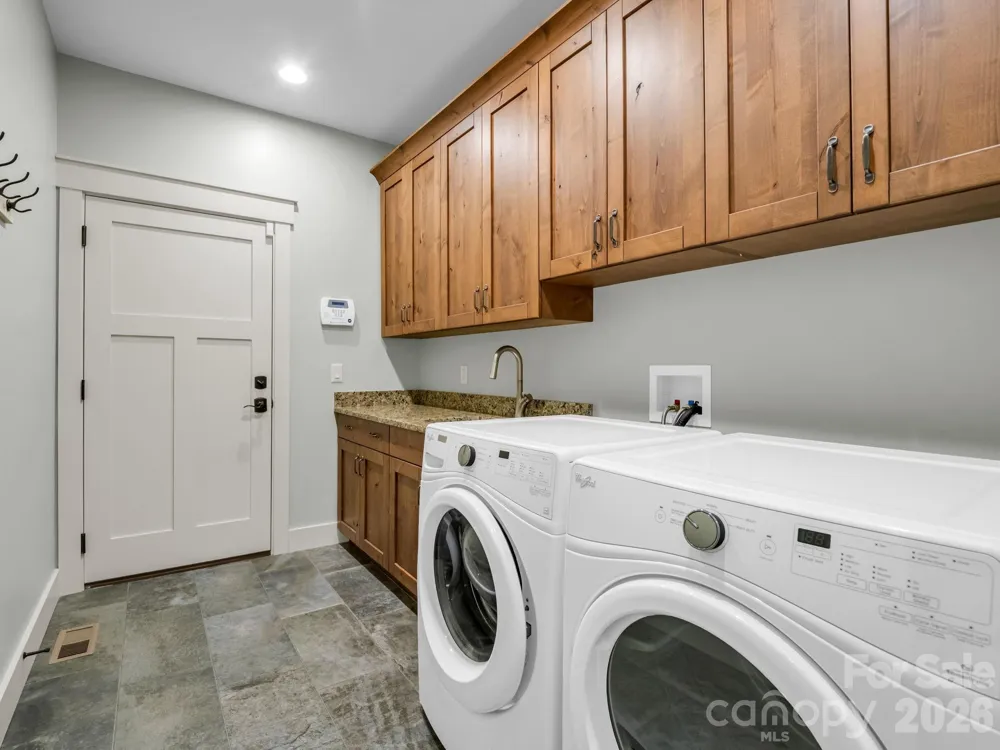 16 Panther Gap Road Black Mountain, NC 28711
