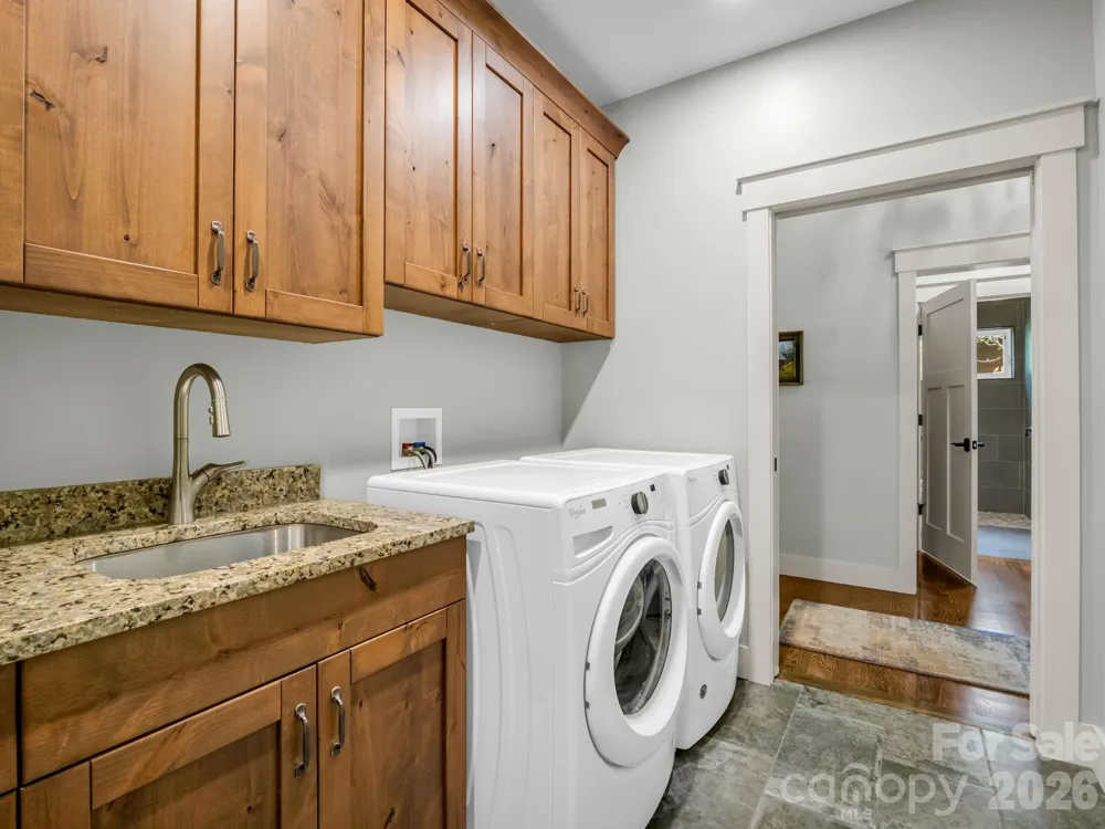 16 Panther Gap Road Black Mountain, NC 28711
