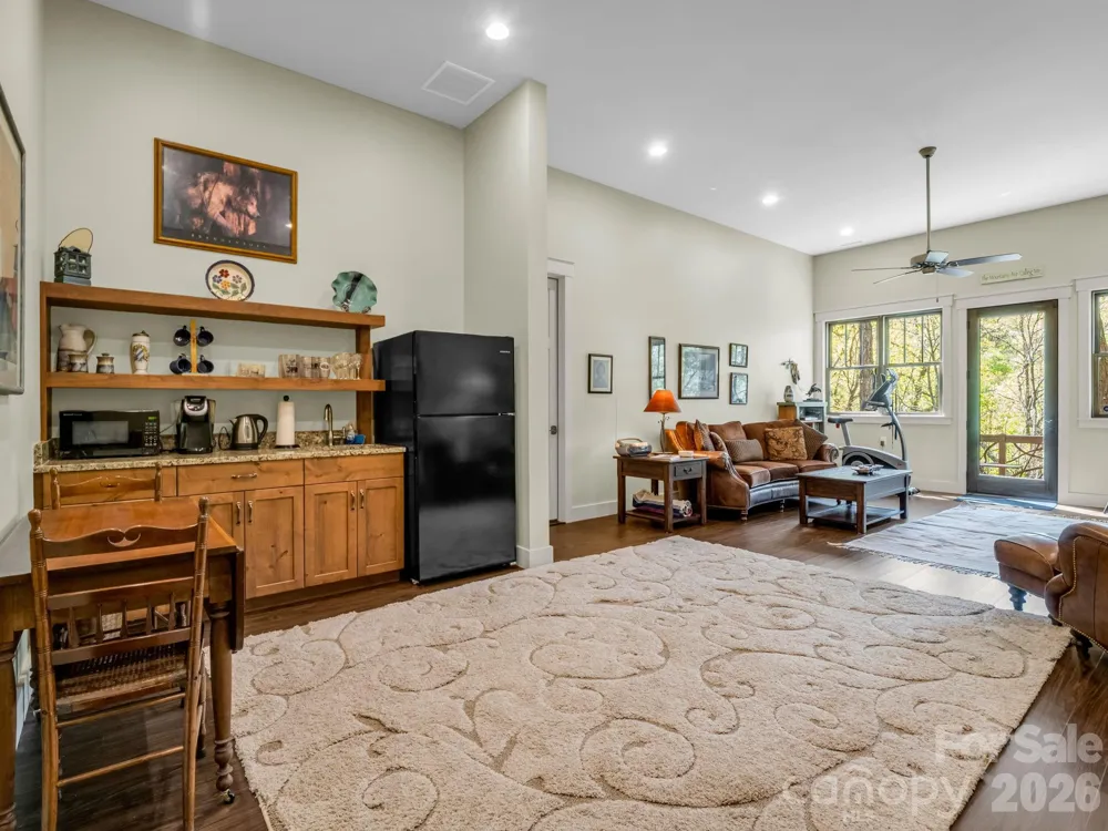 16 Panther Gap Road Black Mountain, NC 28711