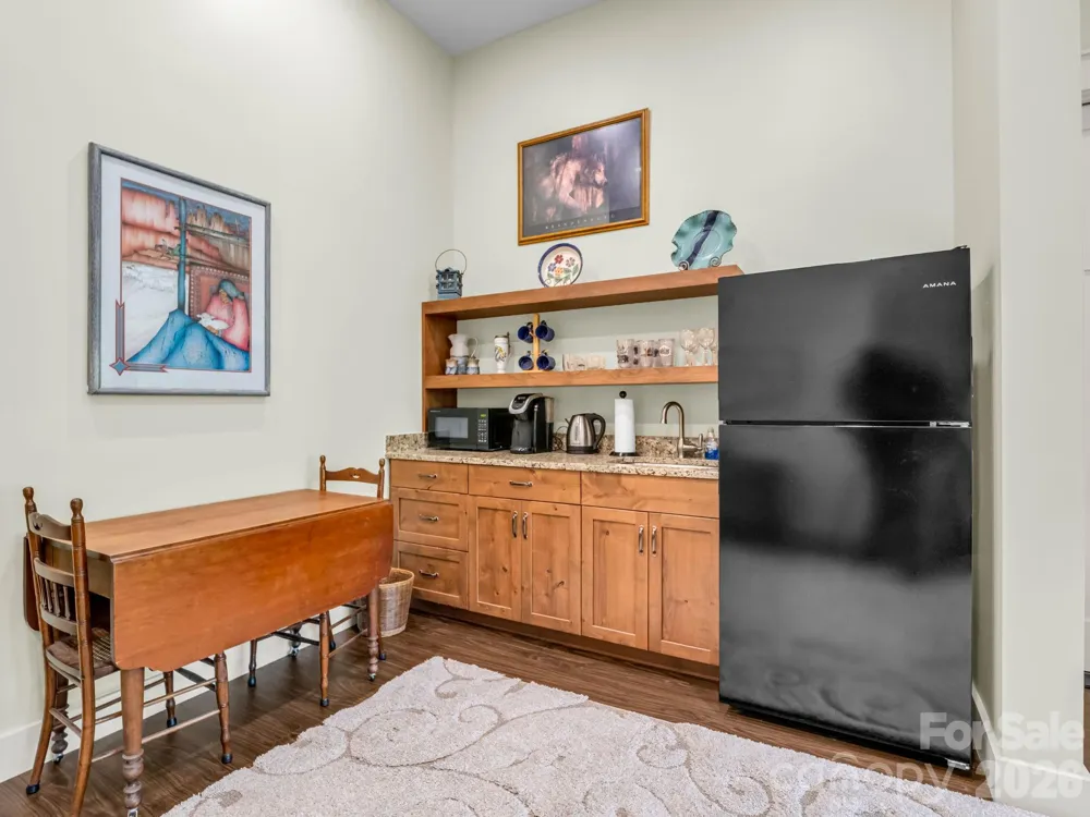 16 Panther Gap Road Black Mountain, NC 28711