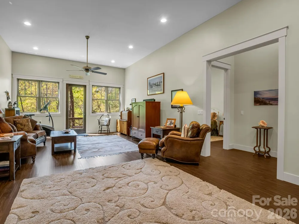 16 Panther Gap Road Black Mountain, NC 28711