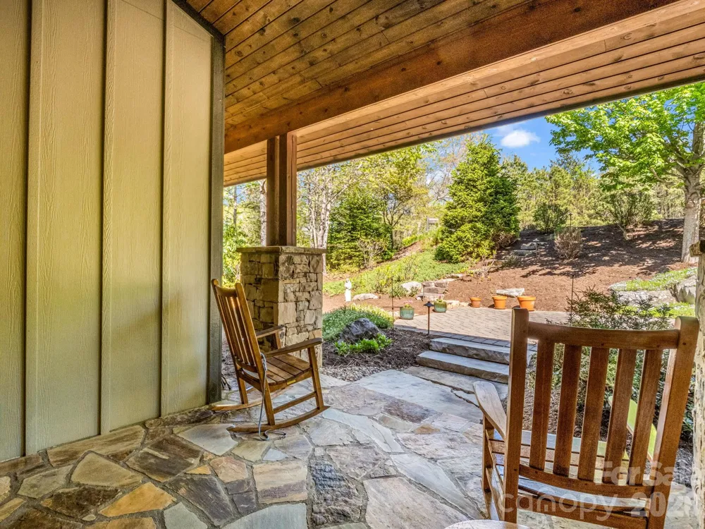 16 Panther Gap Road Black Mountain, NC 28711