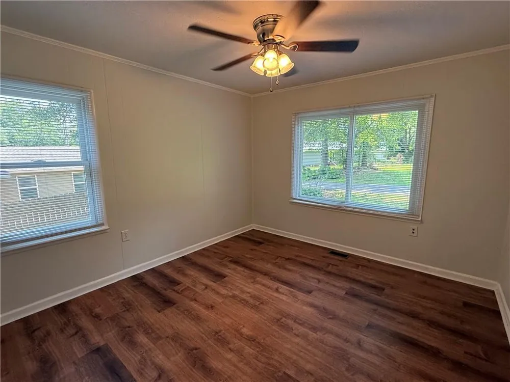 130 Goldust Avenue Clarkesville, GA 30523