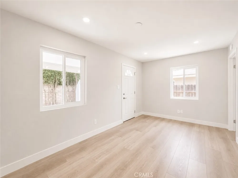 19771975 5th Street La Verne, CA 91750