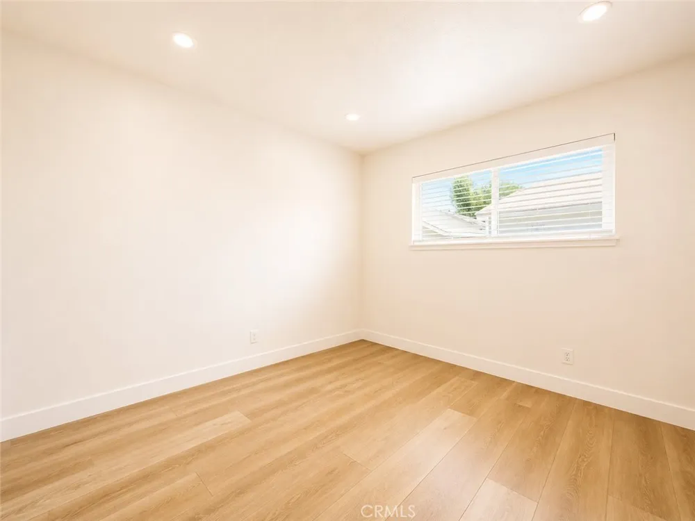 19771975 5th Street La Verne, CA 91750