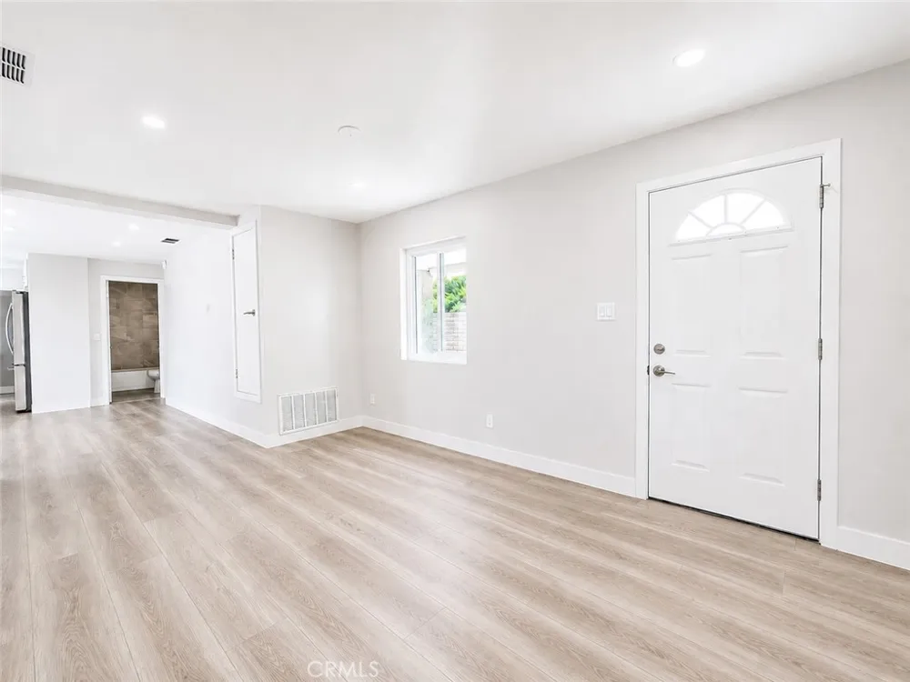19771975 5th Street La Verne, CA 91750