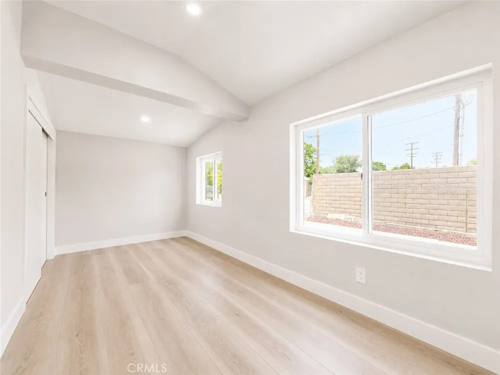 19771975 5th Street La Verne, CA 91750
