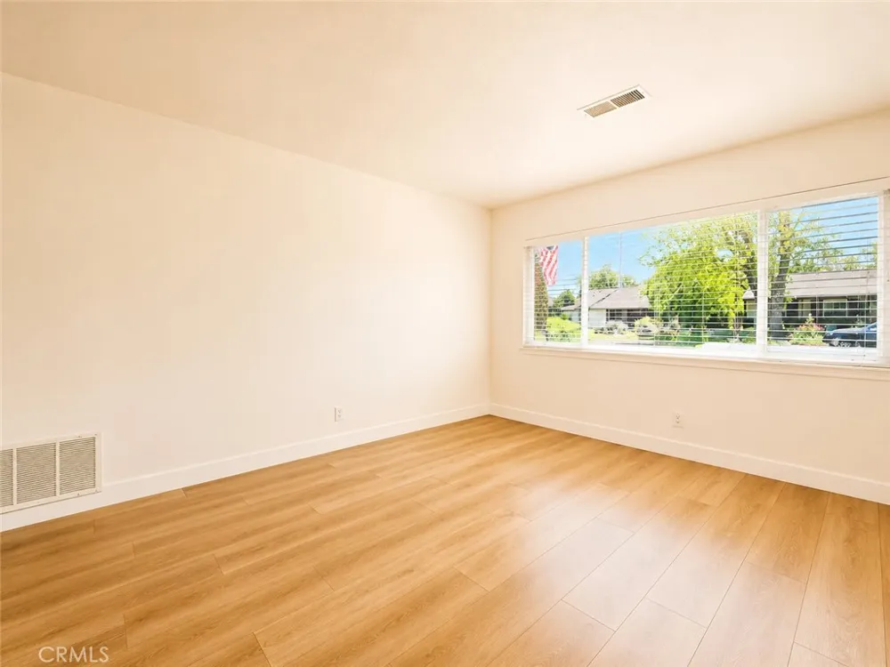 19771975 5th Street La Verne, CA 91750