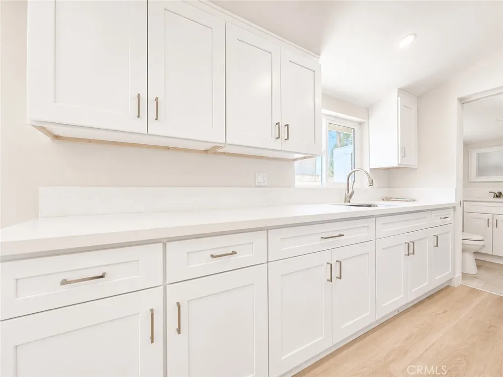 19771975 5th Street La Verne, CA 91750