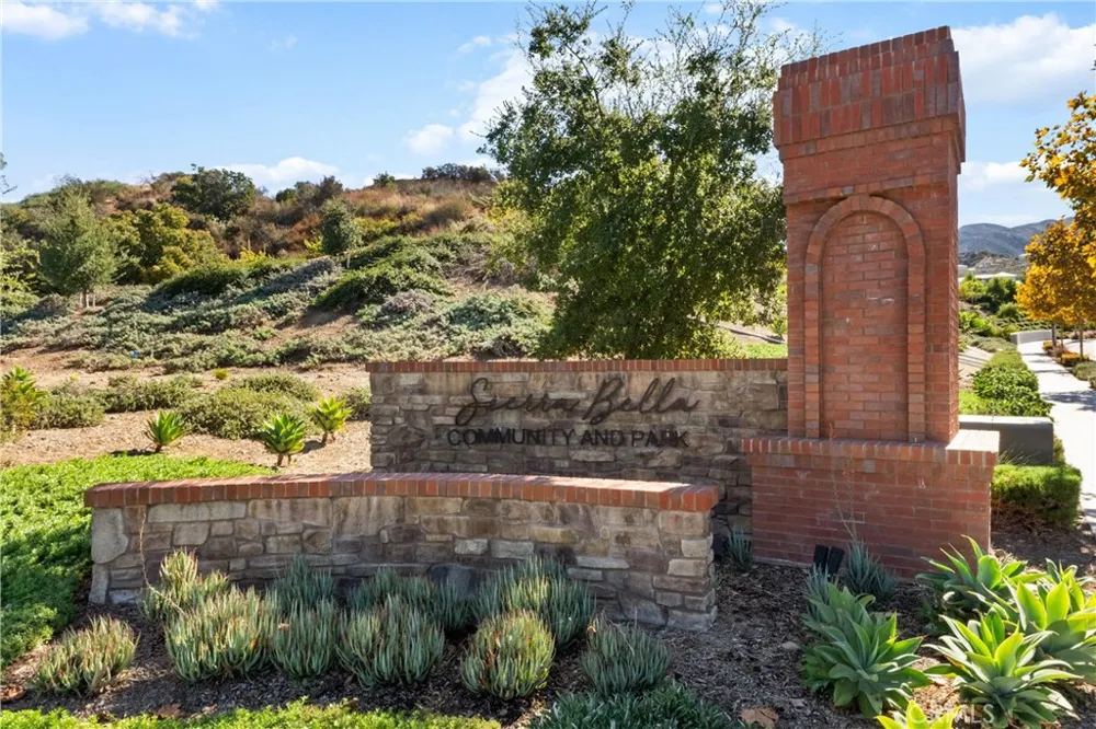 1882 Pele Way Corona, CA 92882