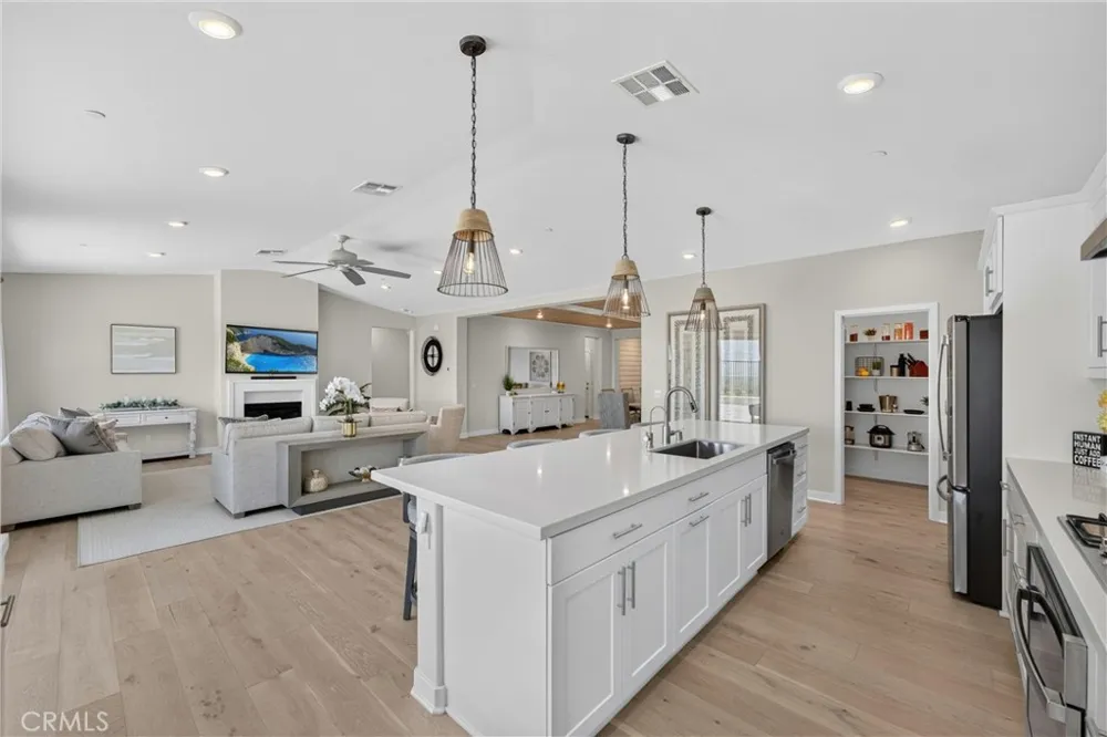 1882 Pele Way Corona, CA 92882