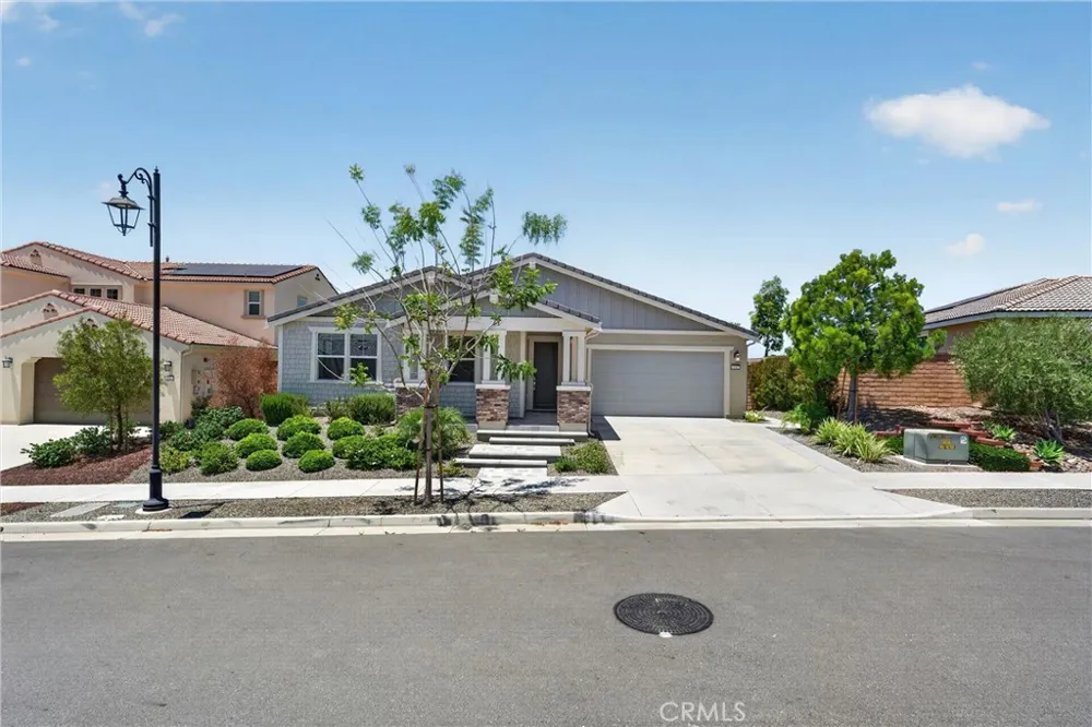 1882 Pele Way Corona, CA 92882