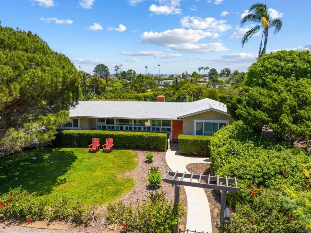 735 Cornish Drive Encinitas, CA 92024