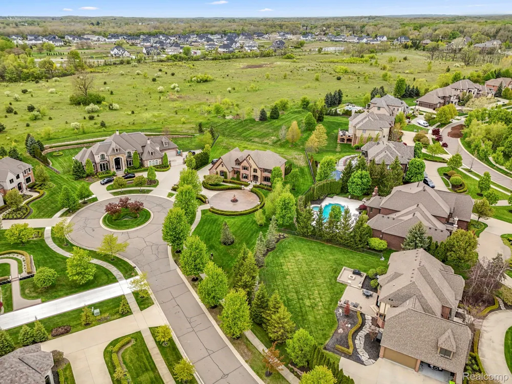 48892 Barola Court Northville City, MI 48167