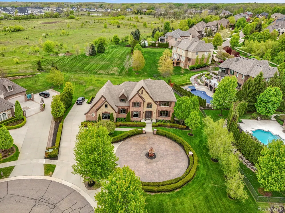 48892 Barola Court Northville City, MI 48167