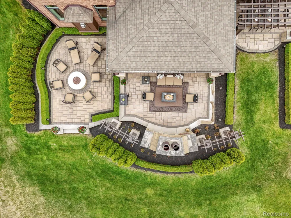 48892 Barola Court Northville City, MI 48167