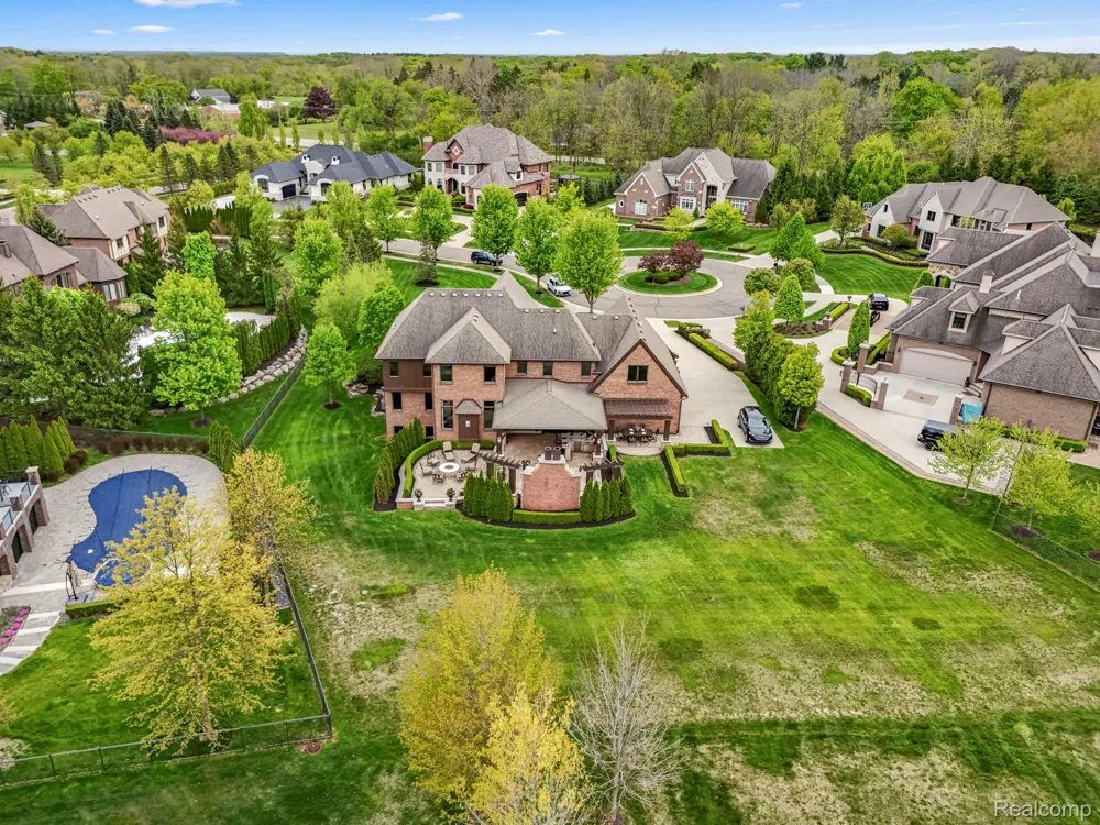48892 Barola Court Northville City, MI 48167