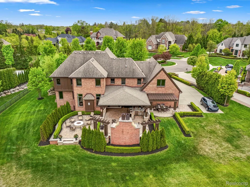 48892 Barola Court Northville City, MI 48167